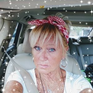 Meet your Posher, Deborah